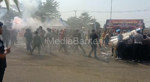 Simulasi Pengamanan Kota dari Polres Serang. Foto: Yono