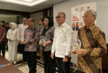 Penandantanganan Mou UPH dan Kadin. Foto: Humas UPH
