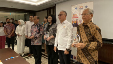 Penandantanganan Mou UPH dan Kadin. Foto: Humas UPH
