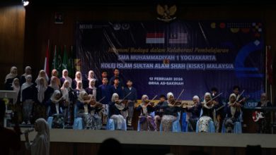 Penyambutan kunjungan kehormatan dari KISAS Malaysia ke SMU Muhi Yogyakarta. Foto Yusron Ardi Darma