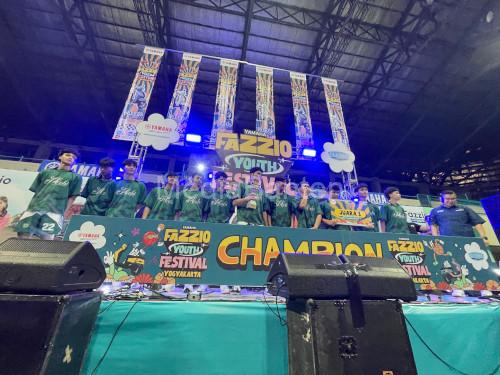 Tim Putera SMA Muhi juara 1 Lomba Bola Basket Yamaha Fazzio. Foto Yusron Ardi Darmawan