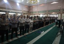 Polda Banten gelar solat ghoib. Foto; Budi Wahyu Iskandar