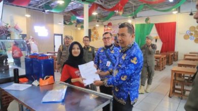 Sosialisasi aturan jam operasional tempat hiburan di Kota Tangerang selama ramadan. Foto Antara