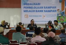 DLH Kabupaten Serang menyosialisasikan pengelolaan melalui bank sampah. Foto: Arif Sholeh