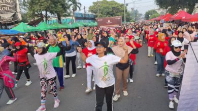 KPU Banten gelar sosialiasi Pilkada 2024 di Alun-alun Kota Serang. Foto: Humas KPU Banten