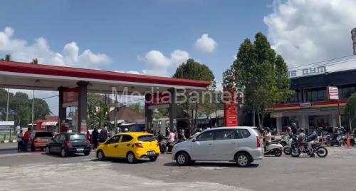 Salah satu SPBU di Jembrana, Bali yang antreannya mulai berkurang. Foto Pertamina Patra Niaga