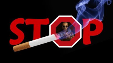 Imbauan berhenti merokok. Foto: Antara