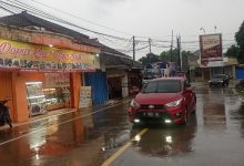 Suasana Pantai Carita, Kabupaten Pandeglang saat erupsi Gunung Anak Krakatau. Foto: LKBN Antara