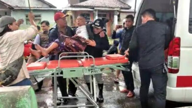 evakuasi korban banjir di Kota Serang