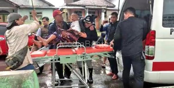 evakuasi korban banjir di Kota Serang