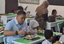Kepla BGN, Sudaryono sidak tanpa pemberitahuan ke sebuah SDN di Bogor. Foto Antara