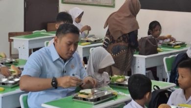 Kepla BGN, Sudaryono sidak tanpa pemberitahuan ke sebuah SDN di Bogor. Foto Antara
