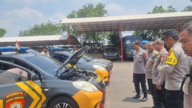 Pemeriksaan kendaraan di Polres Serang. Foto: Yono