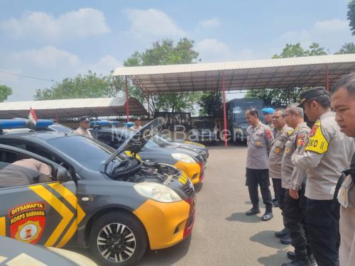 Pemeriksaan kendaraan di Polres Serang. Foto: Yono