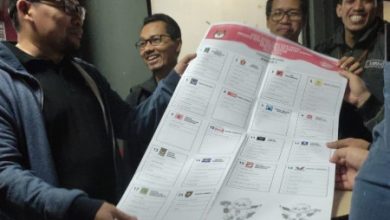 Surat suara Caleg DRPD Banten diterima KPU Kota Serang. Foto: LKBN Antara