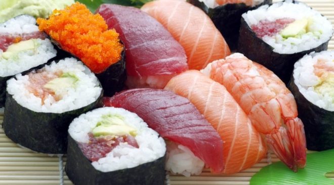 Hasil gambar untuk sushi dan ikan mentah