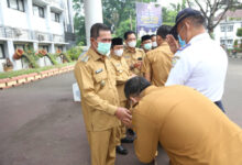 Karena belum diterapkam WFH, Walikota Serang gelar halal bi halal. Foto: Hendra Hermawan