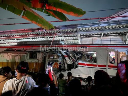 Tabrakan kereta api di Bekasi Timur. Foto Istimewa
