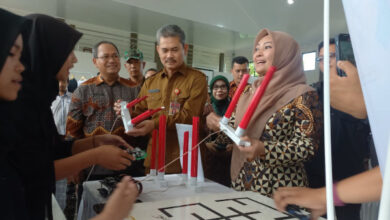 Pameran karya siswa SMKN 2 Pandeglang. Foto: Biro Adpim Banten