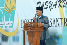 KH Tairman Elon, Pimpinan SMKN Sohibul Muslimin. Foto: Aden Hasanudin