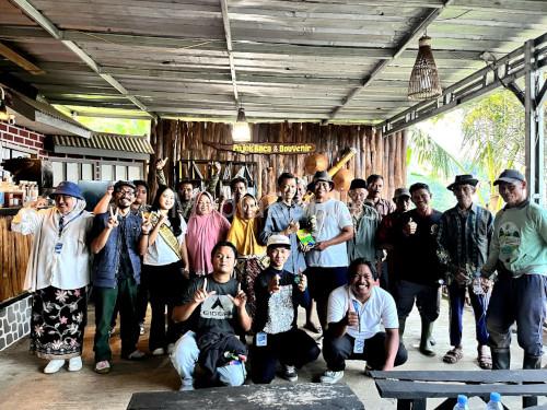Talk Show Pertanian di Gunung Karang. Foto Sutisna