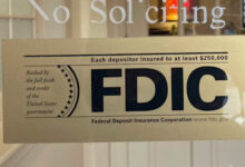 Penngambilalihan bank oleh FDIC. Foto: VOA News