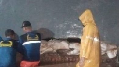 Tanggul bocor di Perumahan Taman Cipulir Larangan, Kota Tangerang. Foto Antara