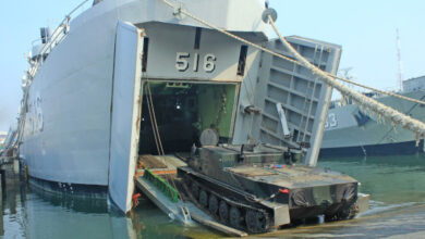 Embarkasi material tempur Yonranratfib 2 Mar. Foto: Ahmad Munawir - Menkav 2 Mar