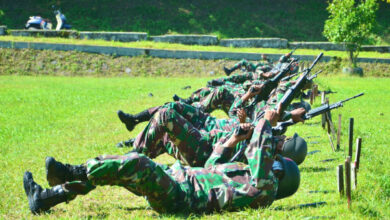 Uji menembak defensif prajurit Fighter Sejati Yonranratfib 2 Mar. Foto: Ahmad Munawir - Menkav 2 Mar