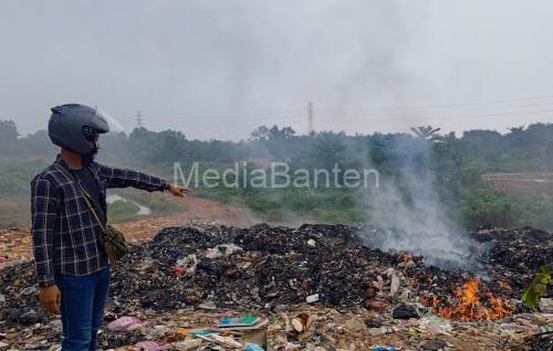 Tempat pembuangan sampah liar di Kabupaten Tangerang. Foto: Antara