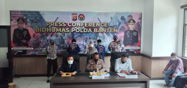 duduki kursi gubernur