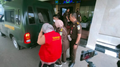 Pegawai Pegadaian Syariah Ditahan Kejati Banten. Foto: Penkum Kejati Banten