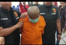 Penahanan HD, guru SMAN 4 Kota Serang sebagai tersangka pelecehan seksual. Foto: Budi Wahyu Iskandar