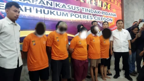 5 tersangka penganiaya bocah ditangkap Polres Cilegon. Foto: BantenNews