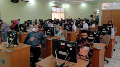 Tes tertulis calon anggota Bawaslu Banten di Kantor BKN Serang. Foto: Bawaslu Banten