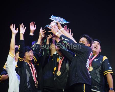 Tim RRQ Resmi Hadiri Turnamen MLBB Phygital Games Of The Future di ...