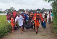 Korban terseret banjir di Binuang ditemukan sudah meinggal. Foto Yono