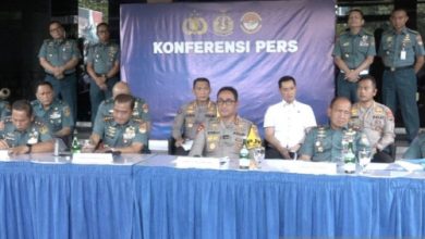 Konferensi pers soal oknum TNI AL yang menembak bos rental di tol. Foto: Antara