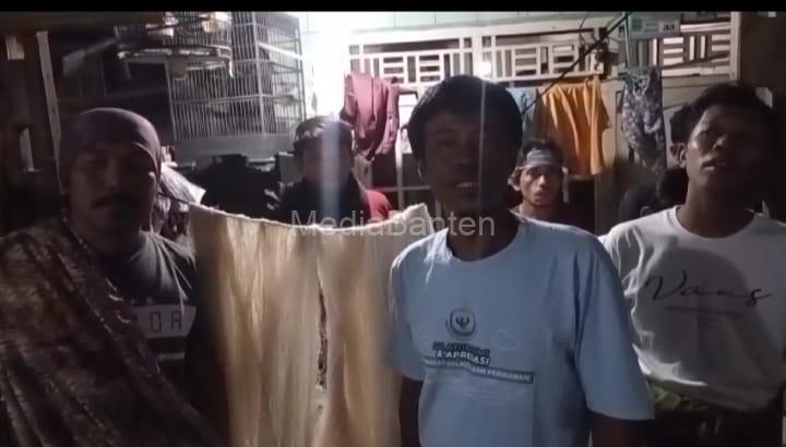 Tokoh Masyarakat Tanara mengimbau jaga kamtibmas hadapi isu pagar laut dan PIK 2. Foto: Yono