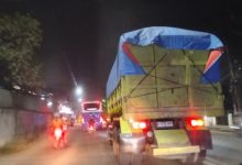 Truk ODOL atau tambang yang beroperasi di luar jamnya di JLS Cilegon. Foto Daeng Yusvin