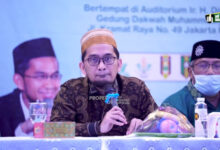 Ustad Adi Hidayat saat menyampaikan amalan utama dalam bulan puasa.