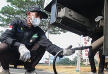 Uji emisi kendaraan di Kota Tangerang Selatan. Foto Antara