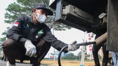 Uji emisi kendaraan di Kota Tangerang Selatan. Foto Antara