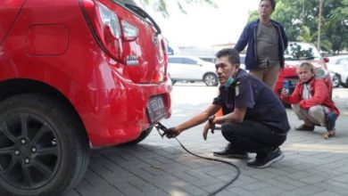 Uji emisi gratis di Kota Tangerang. Foto: Antara