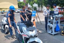 Uji emisi yang dilakukan UP Terminal Ragunan. Foto: Diskominfotik DKI Jakarta
