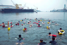 Uji renang prajurit pendaratan amfibi. Foto: Ahmad Munawir - Menkav 2 Mar