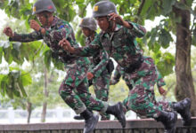 Uji rintangan bagi prajurit Yonranratfib 2 Mar. Foto: Ahmad Munawir - Menkav 2 Mar