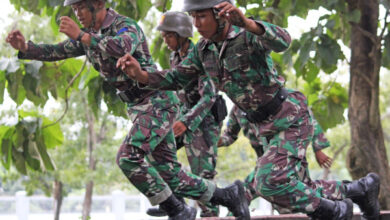 Uji rintangan bagi prajurit Yonranratfib 2 Mar. Foto: Ahmad Munawir - Menkav 2 Mar