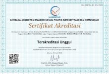 Sertifikasi akreditasi unggul yang diraih FISIP Unma Banten. Foto Sutisna