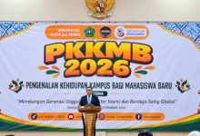 Rektor Unma Banten, Prof Andriansyah dalam Pengenalan Kehidupan Kampus bagi Mahasiwa Baru. Foto Eko Supriatno